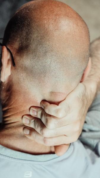 les douleurs cervicales une réalité de terrain dans les métiers de bureau